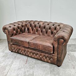 Handgemaakte Buckingham Chesterfield 2-zitsbank in Vintage Tan Leer