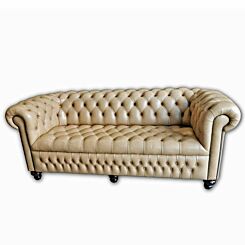 Engelse Chesterfield. Buckingham Chesterfield fully burttoned