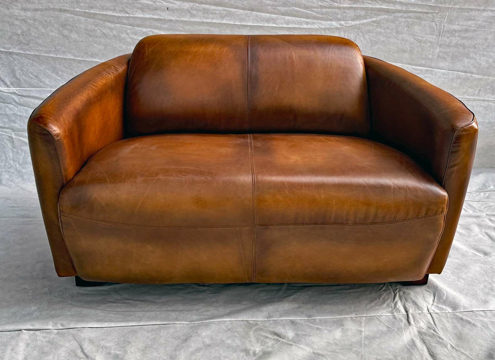 Aviator 2 seater tub sofa in Vintage cognac leather English Decorations