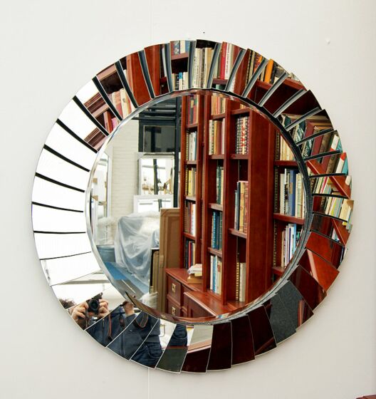 Modern round mirror shiny 104 x 104 cm 