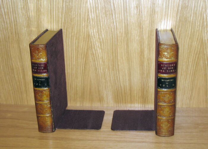 Bookends, English Decorations