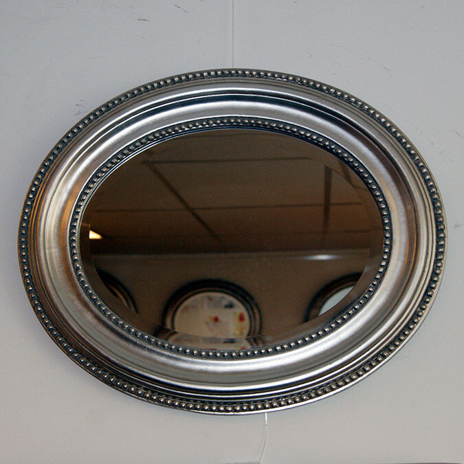 Ovaler Spiegel aus geschmolzenem Glas