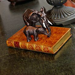 Paperweight Mother & baby elephant