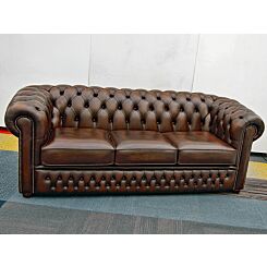 Buckingham Chesterfield with cushions