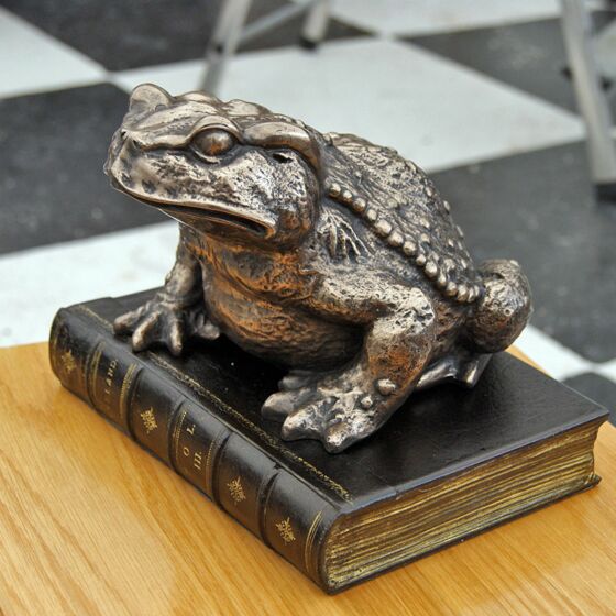 Mr. Toad Paperweight, English Decorations