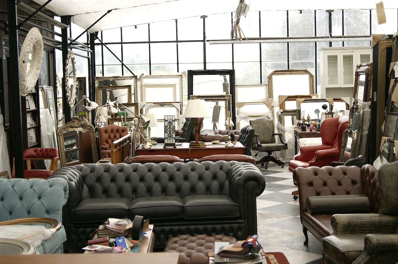 mirrors showroom Banner