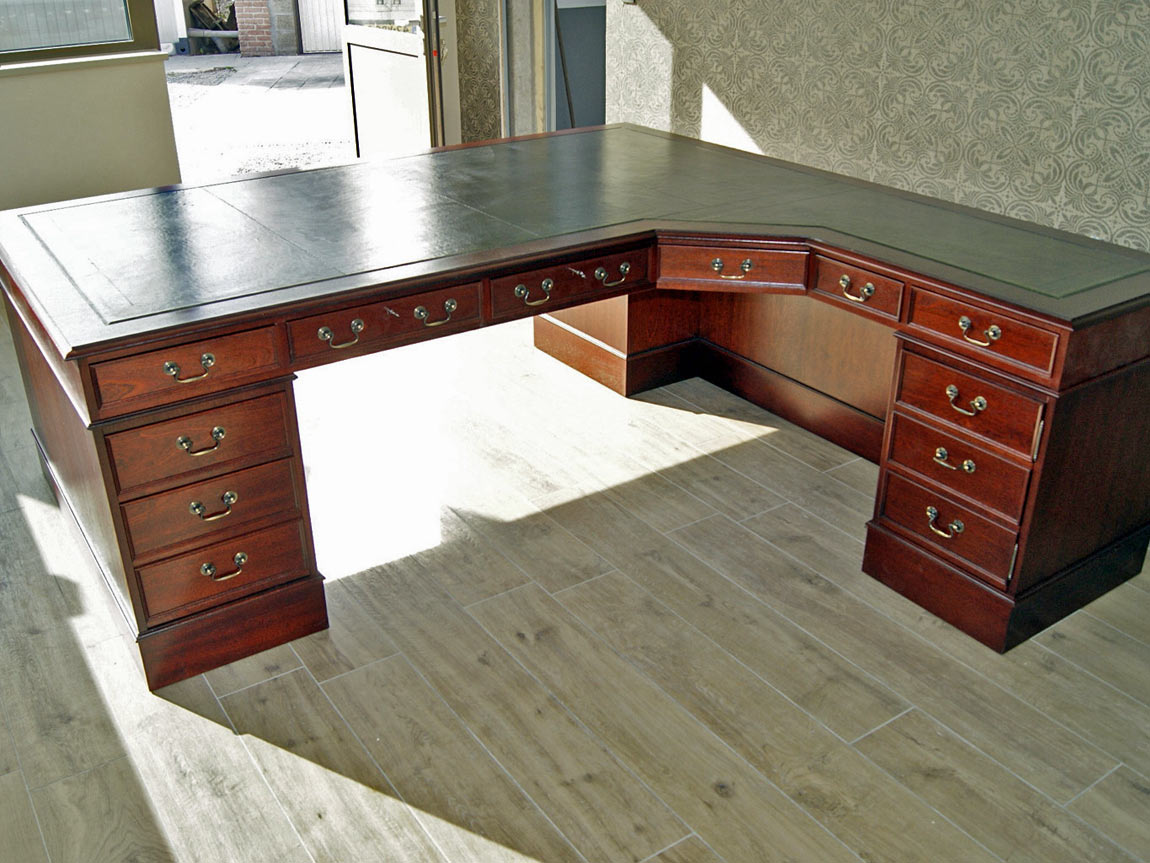 Eckschreibtisch In Allen Formen Und Grossen English Decorations